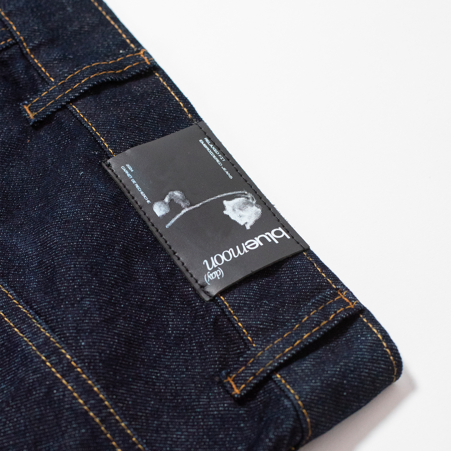 SILHOUETTE BAGGY JEANS