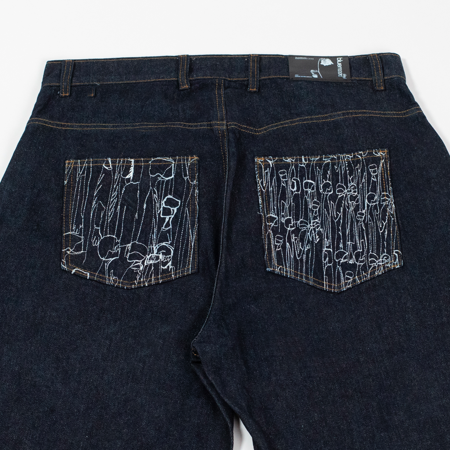 SILHOUETTE BAGGY JEANS
